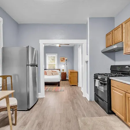 Historic Cozy Haven In Little Italy Apartamento